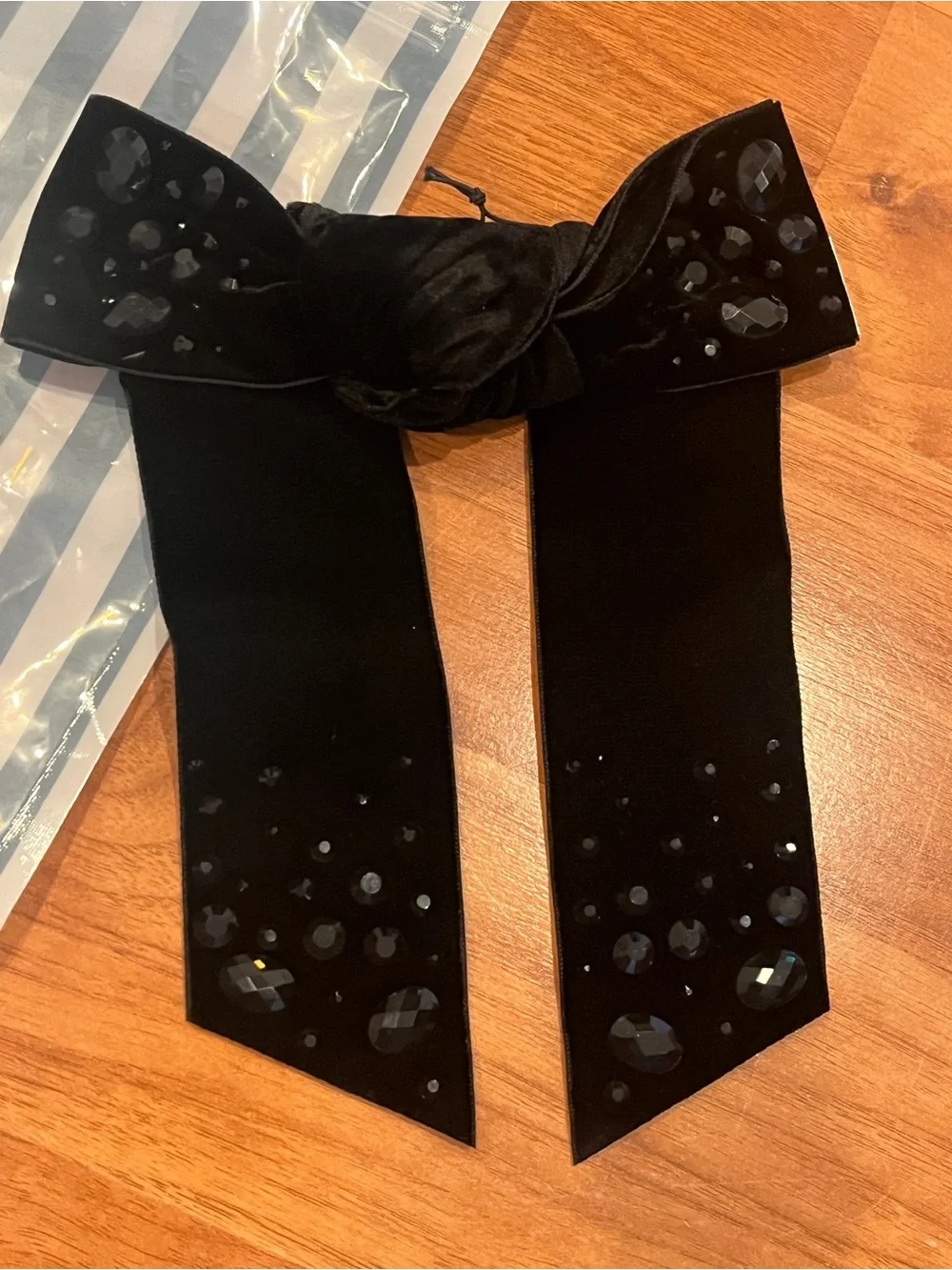 Lele Sadoughi Shirley Crystal Jet Pebble Bow - NWT